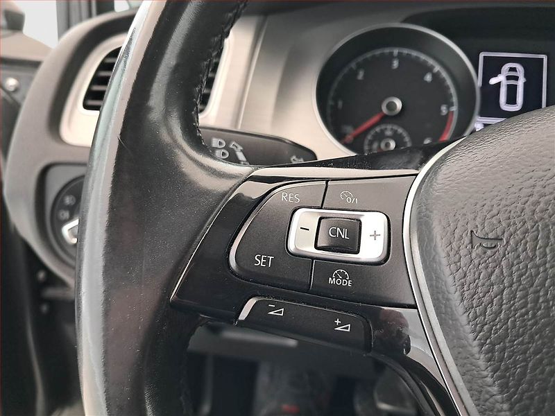 Volkswagen Golf (2017) 1.6 TDI, Serv.kniha, Xenony - fotka 17 z 19