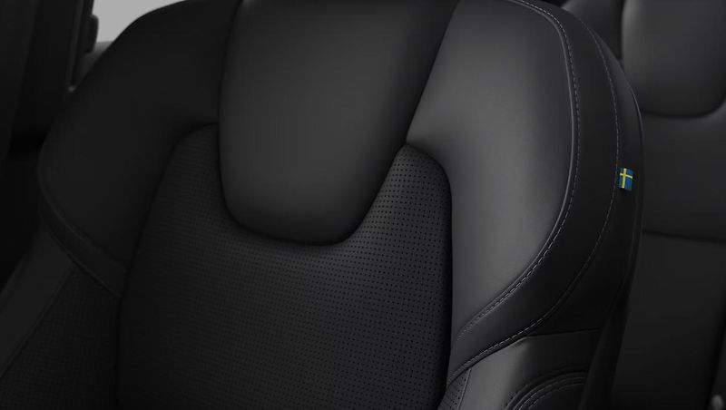 Volvo XC90 (2026) BLACK EDITION B5 AWD ULTRA - fotka 7 z 14