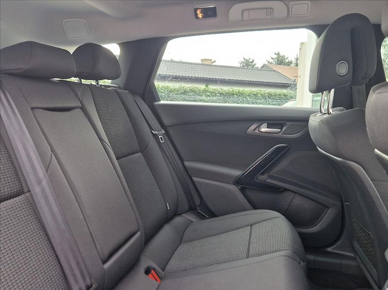 Peugeot 508 1,6 d 88kW KAMERA PANORAMA - fotka 12 z 37