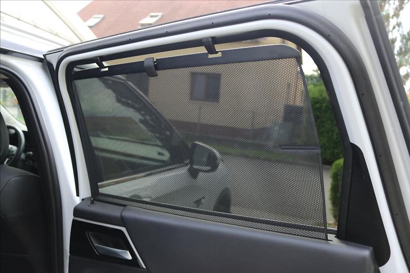 Mitsubishi Outlander 2,4 PHEV, 7míst, Tažné - fotka 39 z 56