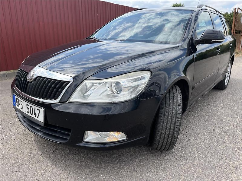Škoda Octavia 1,6 MPi KLIMA ROZVODY PNEU - fotka 33 z 36