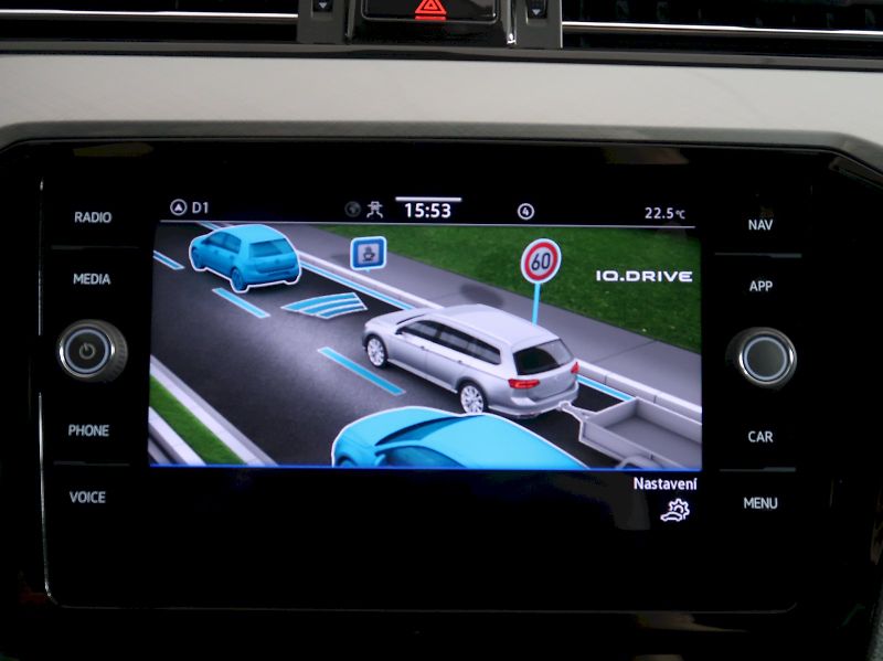 Volkswagen Passat (2023) BUSINESS PREMIUM 2.0TDI 110KW - fotka 28 z 42