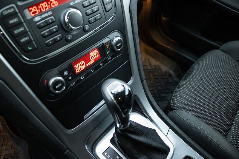 Ford Mondeo Automat,176kW/239k,servisované - fotka 19 z 33