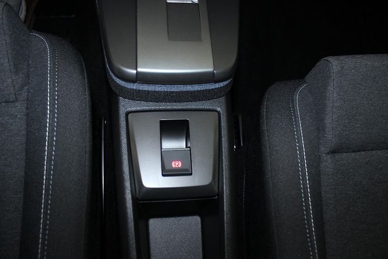 Opel Frontera (2026) Edition Hybrid 1.2 TURBO 81kW - fotka 12 z 16