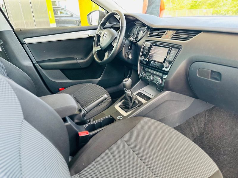 Škoda Octavia (2013) 1.2TSi NAVI, GARANCE KM - fotka 6 z 14