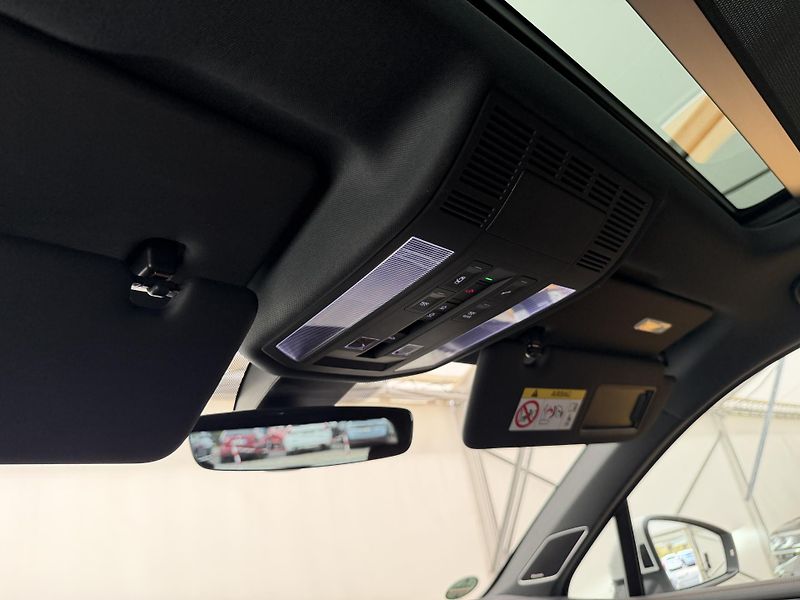 Volkswagen Touareg 3.0Tdi*210kw*1-MAJ*DPH*R-Line* - fotka 50 z 50