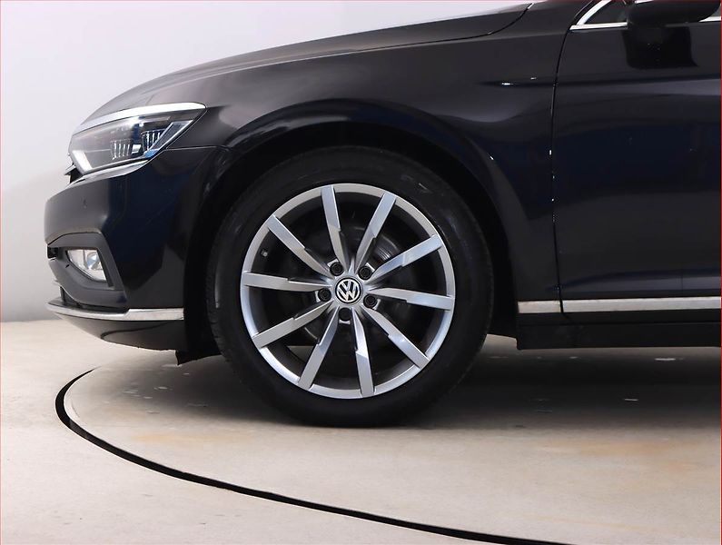 Volkswagen Passat (2019) 2.0 TDI - fotka 15 z 23