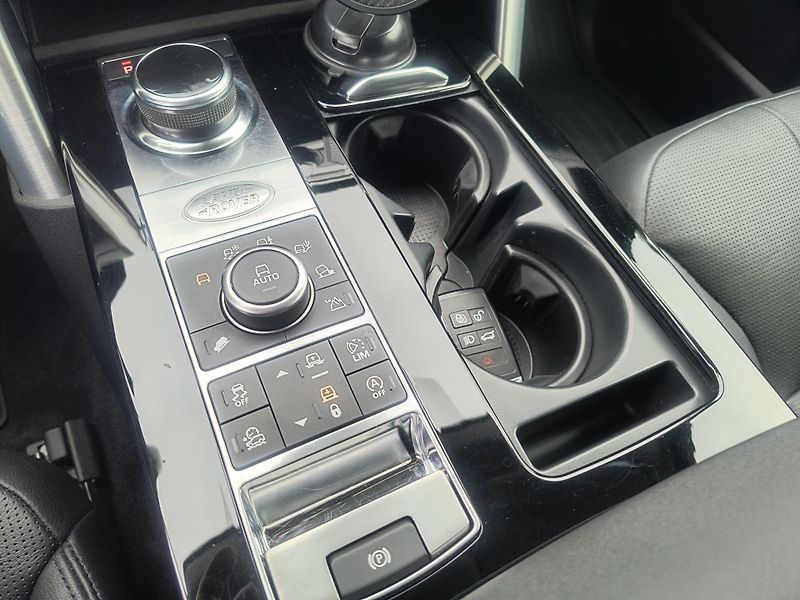 Land Rover Discovery (2018) 3.0 TD6 HSE AT 1.MAJ.ČR/VZDUCH - fotka 41 z 59