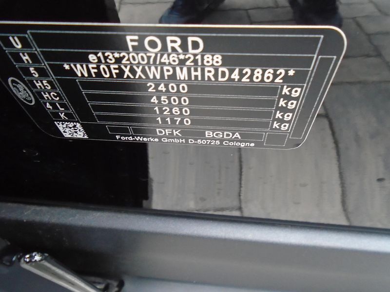 Ford Kuga 2.5 Plug-in-Hybrid ST-Line X  - fotka 34 z 44