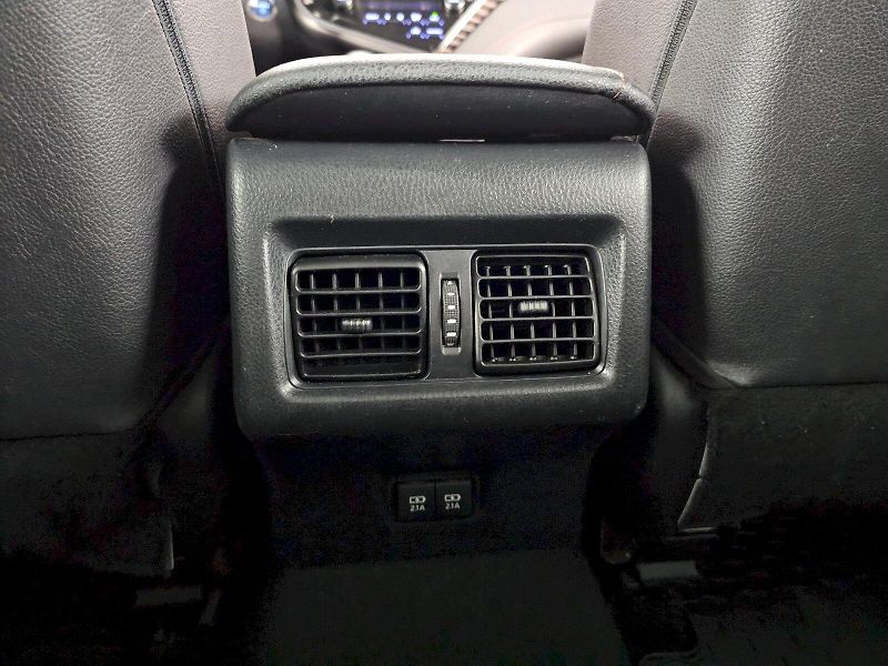 Toyota Camry (2019) 2.5HEV EXECUTIVE - fotka 25 z 29