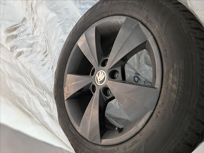 Škoda Octavia 2,0 TDI TAŽNÉ KEYLESS - fotka 29 z 31