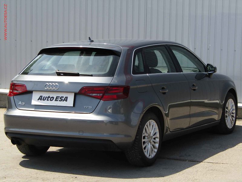 Audi A3 (2013) 1.4 TFSi, AT, navi, park - fotka 4 z 18