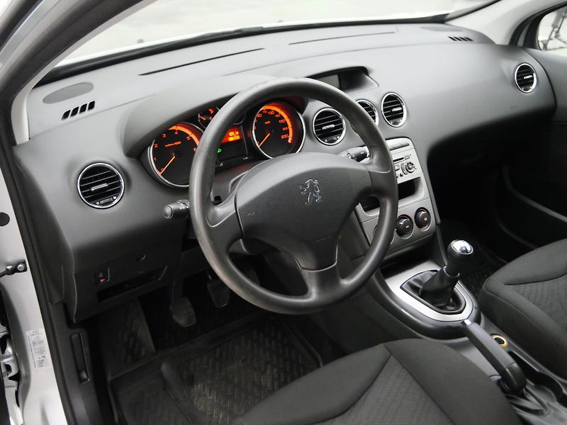 Peugeot 308 - fotka 5 z 21