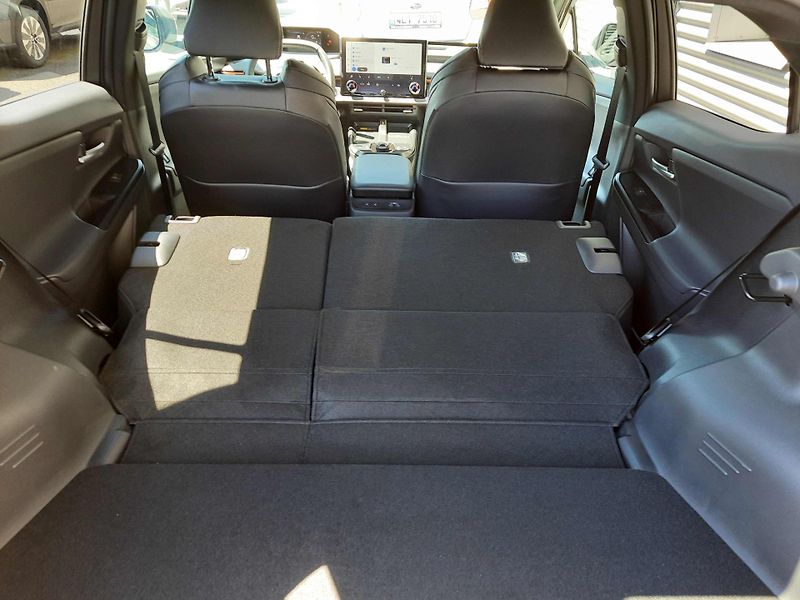 Subaru Uncharted (2026) Executive 77 kWh AWD 252 kW - fotka 47 z 64