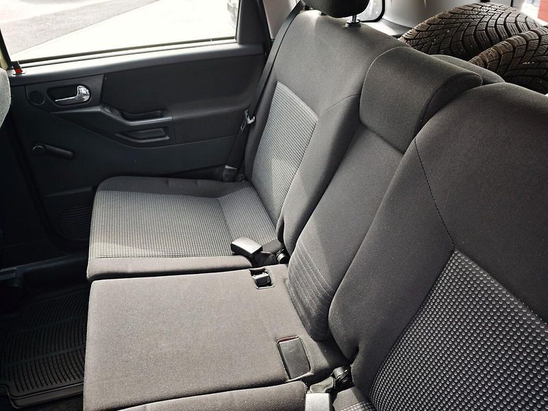 Opel Meriva (2010) 1,4i 16v 66 Kw Klima - fotka 12 z 18