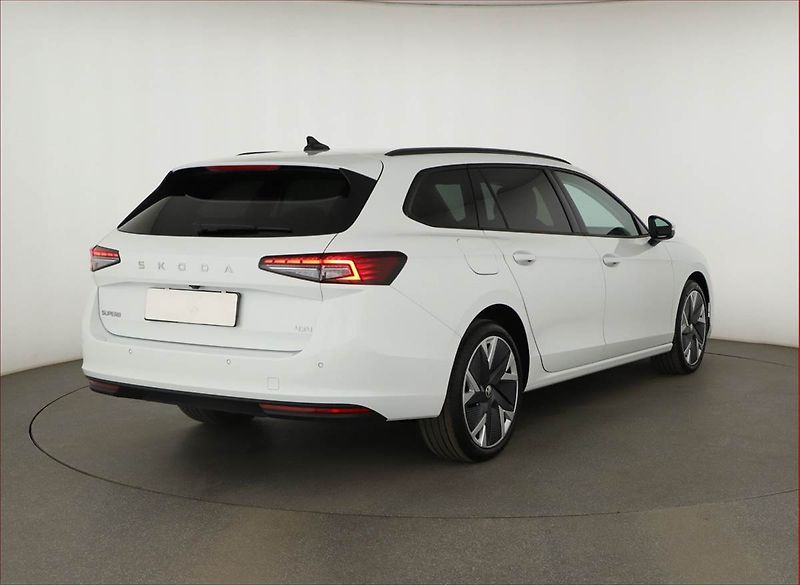Škoda Superb (2024) 2.0 TDI, Selection - fotka 5 z 20
