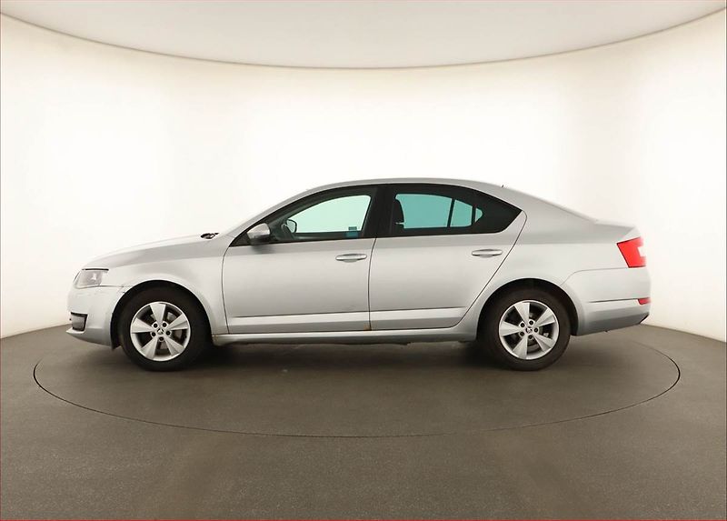Škoda Octavia (2013) 2.0 TDI, Xenony, Tempomat - fotka 3 z 13