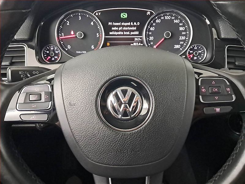 Volkswagen Touareg (2012) 3.0 TDI, 4X4, Automat, Kůže - fotka 18 z 19