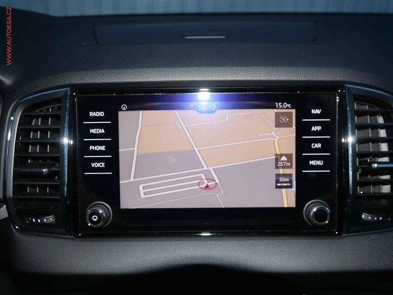 Škoda Karoq (2019) 1.6TDi, DSG - fotka 20 z 27