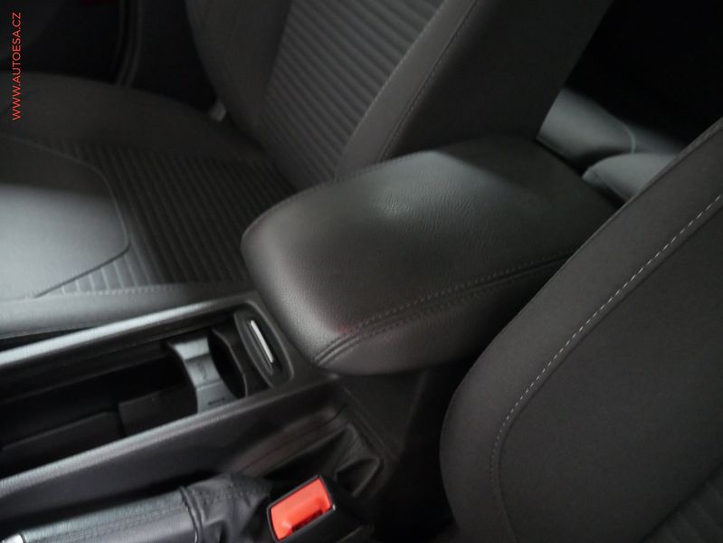 Ford Focus (2017) 1.5EB, ČR, navi, autoAC - fotka 21 z 22