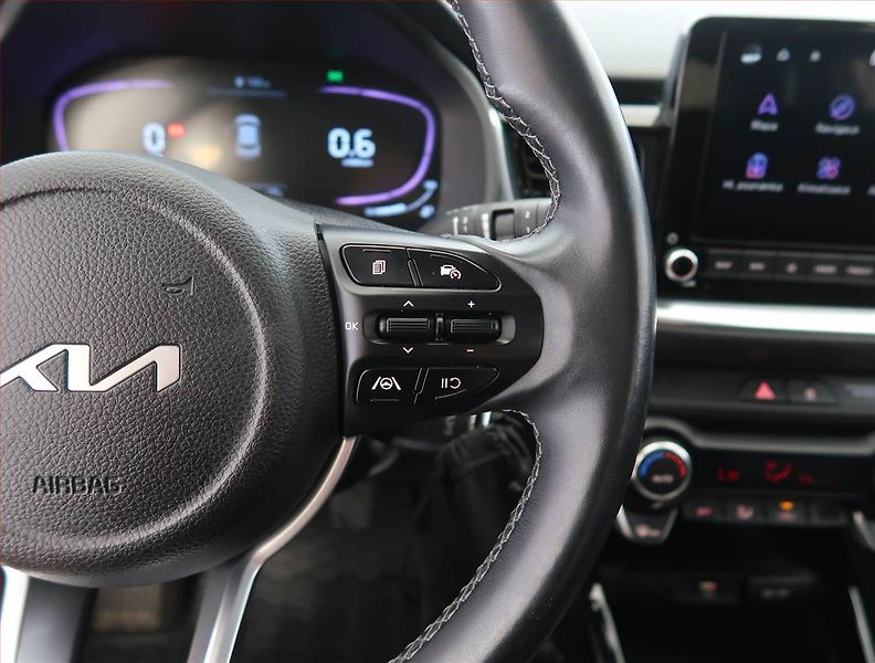 Kia Stonic (2024) 1.2 DPI, ČR,1.maj, Serv.kniha - fotka 19 z 22