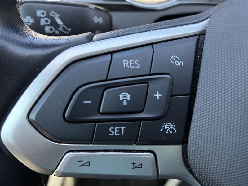 Volkswagen Passat 2,0 TDI,TAŽNÉ,WEBASTO - fotka 16 z 30
