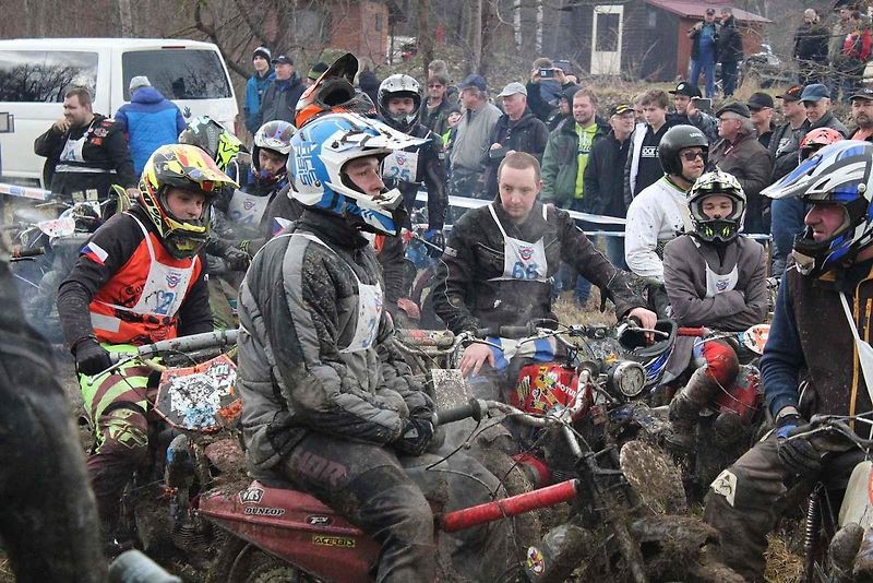 V Autokempu Karvánky v Soběslavi na Táborsku se v sobotu 17. února 2024 jel oblíbený závod Off-road fichtel day.