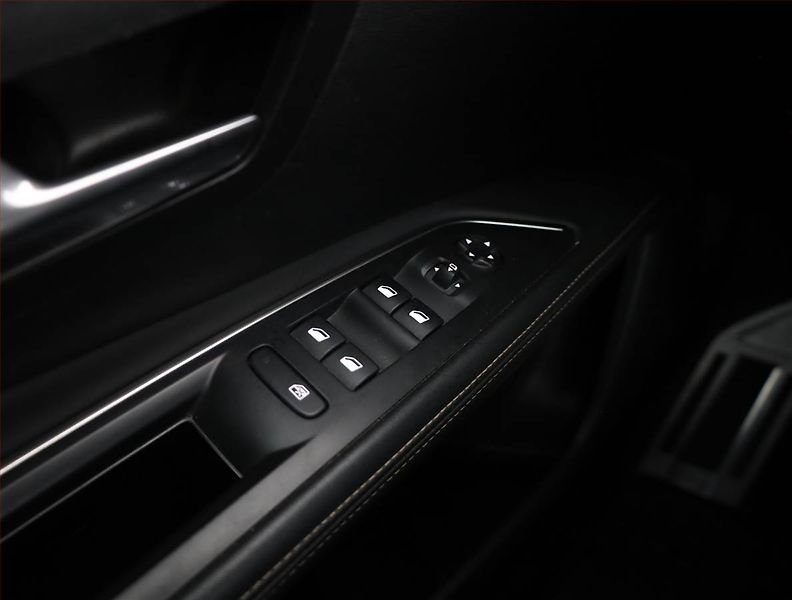 Peugeot 5008 (2019) GT Line 1.5 BlueHDi, Automat - fotka 16 z 19