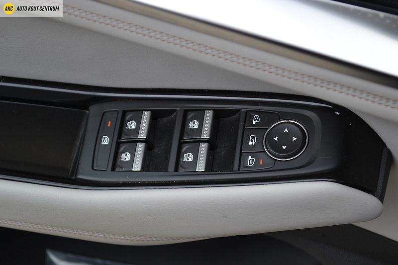 Renault Espace VI ICONIC E-TECH FULL HYBRID 2 - fotka 68 z 71