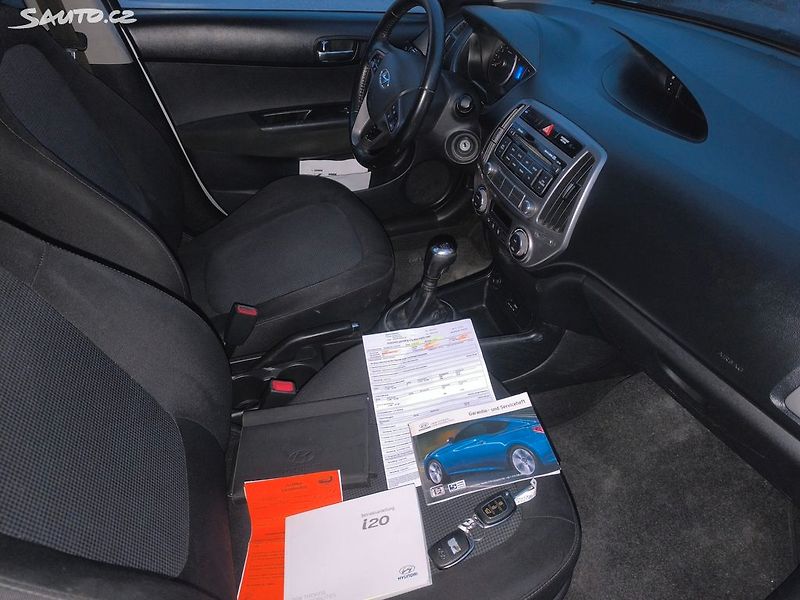 Hyundai i20 1,4,MAX VÝBAVA,100KM,1MAJ50LET - fotka 8 z 28