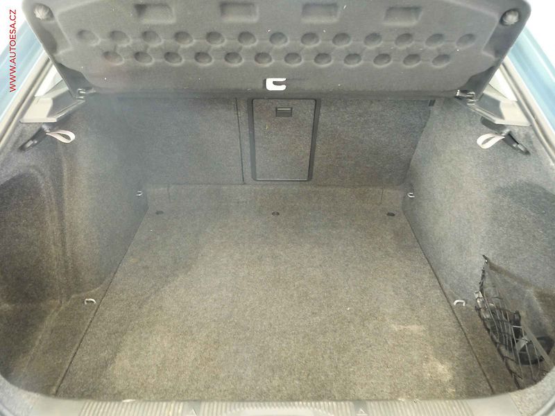 Škoda Octavia (2010) 2.0TDI, ČR, Klima - fotka 7 z 21