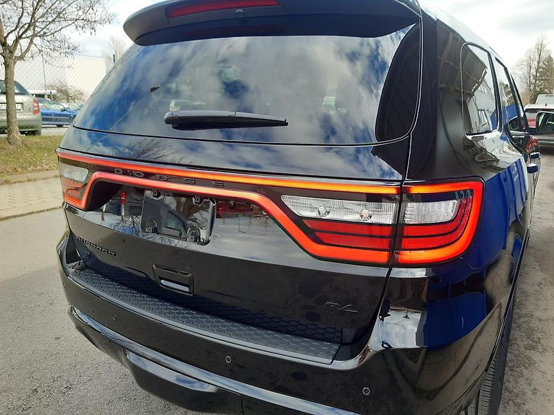 Dodge Durango (2026) 5,7 V8 HEMI  R/T 4x4 - fotka 10 z 48