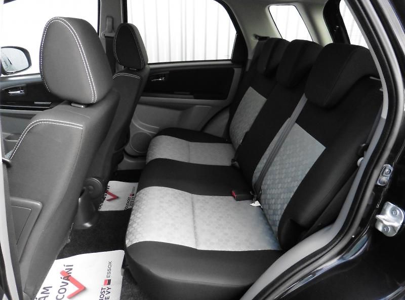 Suzuki SX4 1,6 VVTi Style 4x4 Navi 1.maj. - fotka 9 z 16