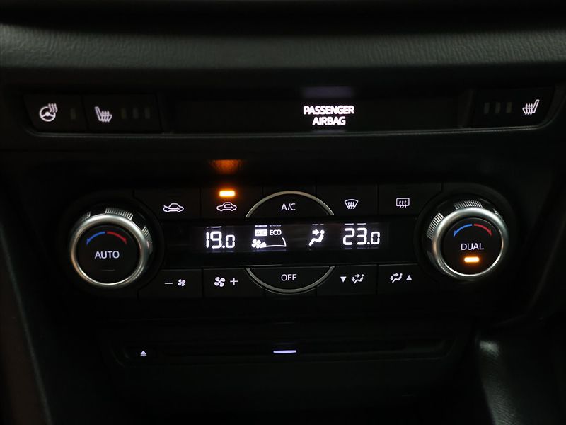 Mazda 3 2,0 G120 Automat Attraction - fotka 25 z 32