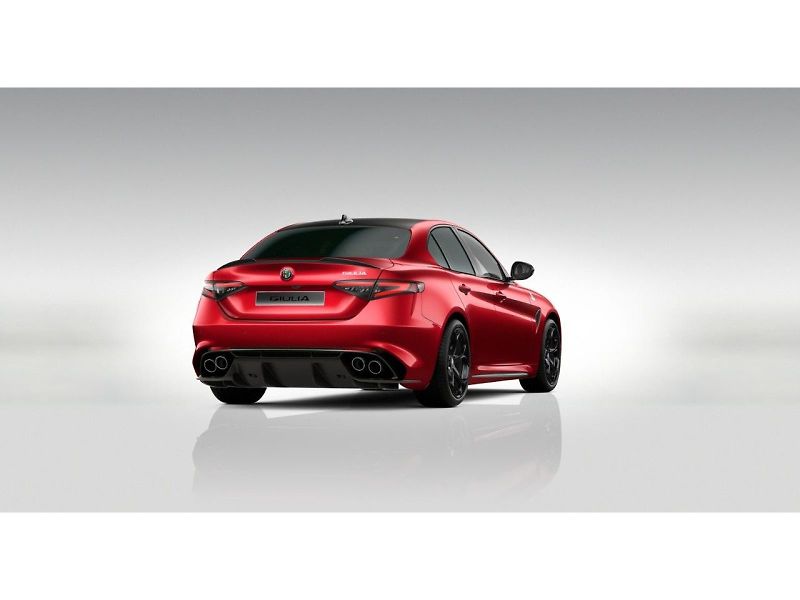Alfa Romeo Giulia (2026) 2.9 V6 BiTurbo 520k QV Carbon - fotka 4 z 6