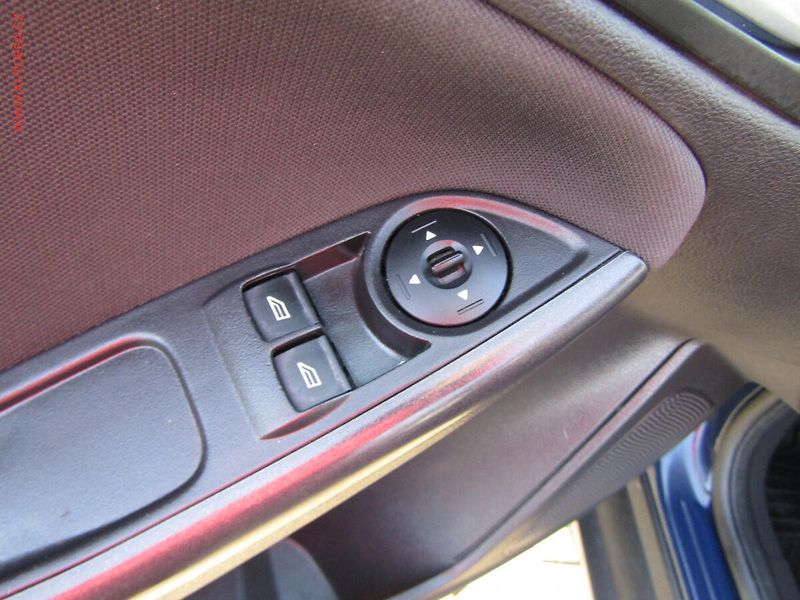 Ford Focus (2015) 1.6i, ČR, AC, STK12/27 - fotka 12 z 18