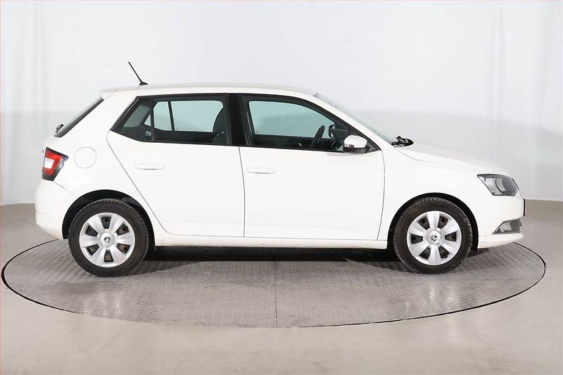 Škoda Fabia (2016) Ambition 1.2 TSI, Serv.kniha - fotka 6 z 18
