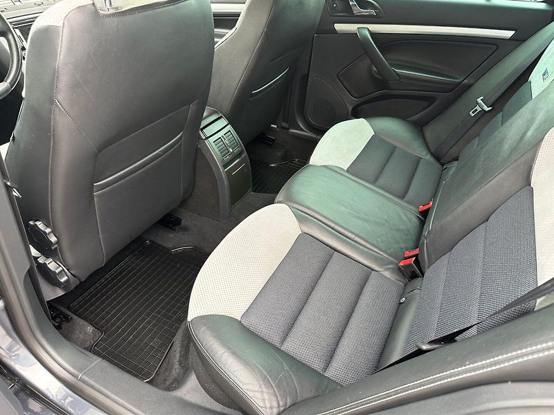 Škoda Octavia (2011) RS 2,0TDI - fotka 12 z 32