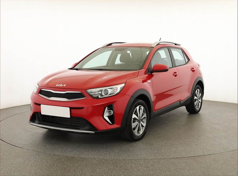 Kia Stonic (2023) 1.2 DPI, ČR,1.maj, Serv.kniha - fotka 2 z 18