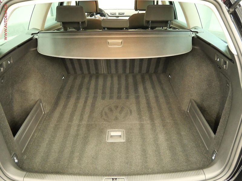 Volkswagen Passat (2014) 2.0TDI, 1.maj,ČR, DSG, xenon - fotka 7 z 24