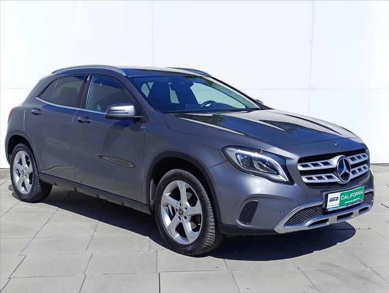 Mercedes-Benz GLA 2,2 200d Kamera Navi Kůže LED - fotka 5 z 38