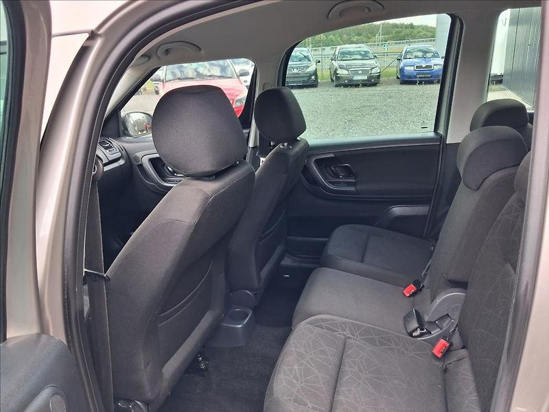 Škoda Roomster 1,2 1.2TSi - fotka 9 z 14