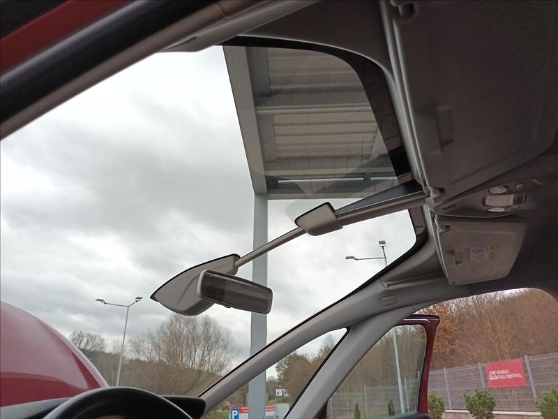 Citroën C4 Picasso 1,2 -81KW,DIGIKLIMA,KOLA - fotka 38 z 46