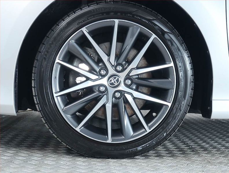 Toyota Camry (2022) Prestige 2.5 Hybrid - fotka 15 z 21