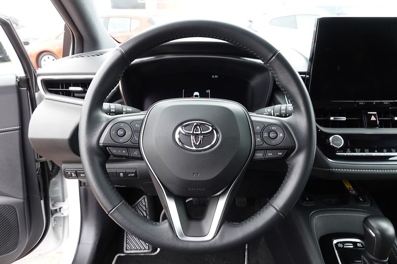 Toyota Corolla ZLEVNĚNO 2,0HSD Style - fotka 18 z 32