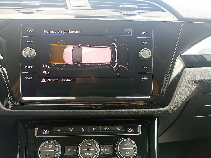 Volkswagen Touran (2022) 1.5TSI Highline Webasto Matrix - fotka 14 z 35