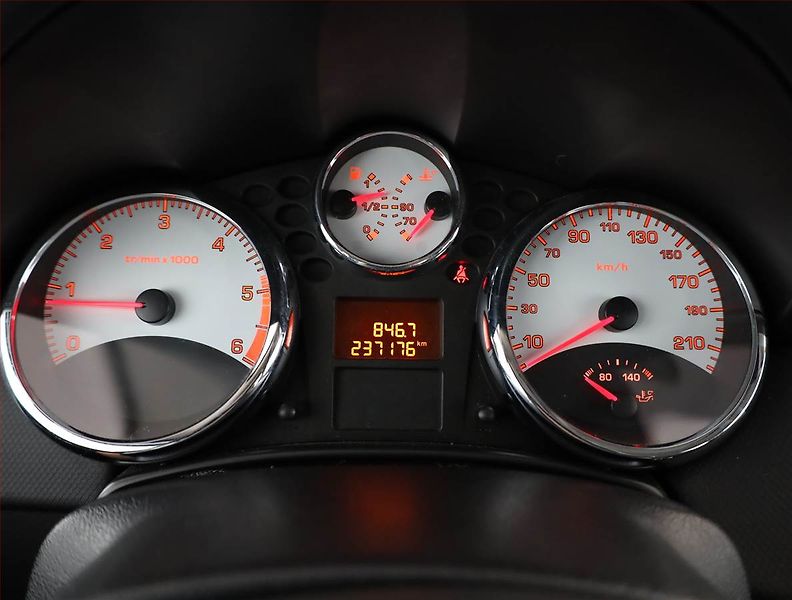 Peugeot 207 (2008) 1.6 HDi, po STK, dobrý stav - fotka 8 z 12