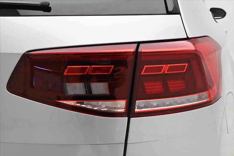Volkswagen Passat 2,0 TDI 110 kW DSG Business Zá - fotka 31 z 32