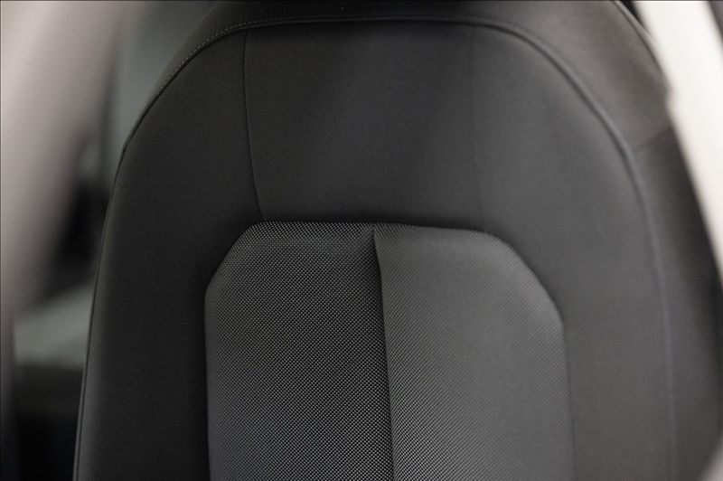 Audi Q3 1,5 35 TFSI S-LINE NAVI VÝHŘEV - fotka 30 z 37