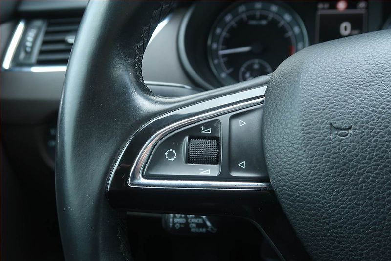 Škoda Octavia (2014) Laurin&Klement 2.0 TDI - fotka 20 z 26